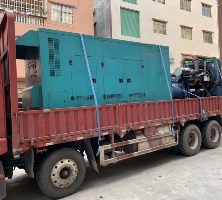 和硕如何在不同负载率下确保 400KW 柴油发电机组的正常运行？